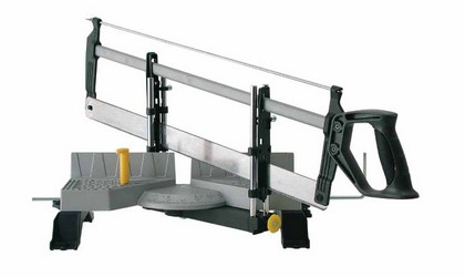 Adjustable mitre box