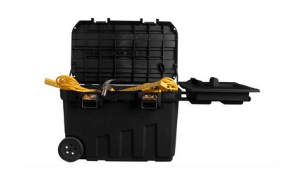 Chest on wheels
