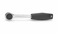 Handle with ratchet
